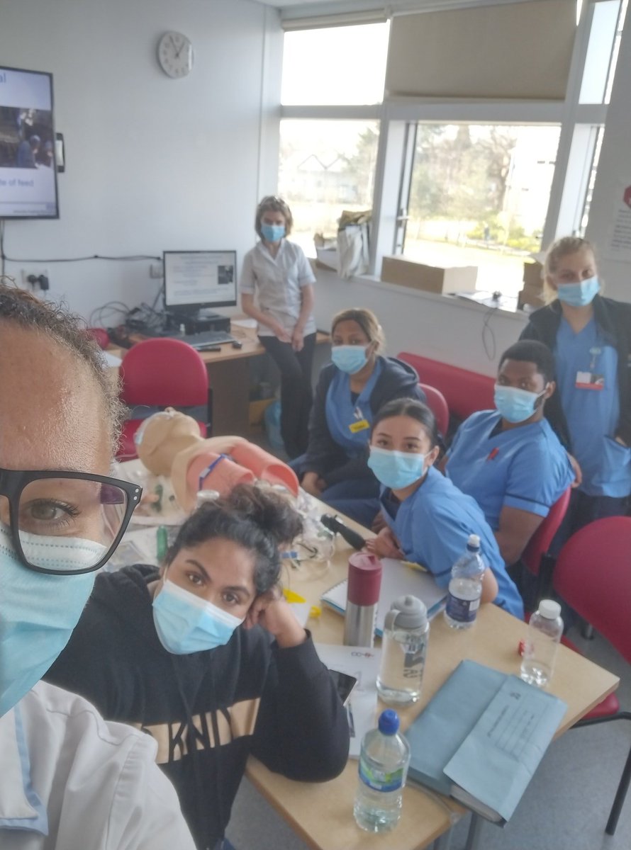 The fantastic <a href="/susieduff7/">susan duff 💙</a> updating some ICU colleagues on nutrition and hydration for our ICU patients 👍🏾

<a href="/uhbtrust/">University Hospitals Birmingham</a> 
<a href="/UHBCriticalCare/">UHB Critical Care and Outreach</a> 
<a href="/NHWeek/">N&H Week</a> 
#NutritionAndHydrationWeek 
#NHWeek 
#NHWeek2022 
<a href="/SaraPriceRD/">Sara79</a> 
<a href="/Rachelhw87/">Rachel Watson</a> 
<a href="/BrazierSophie/">Sophie Brazier</a>