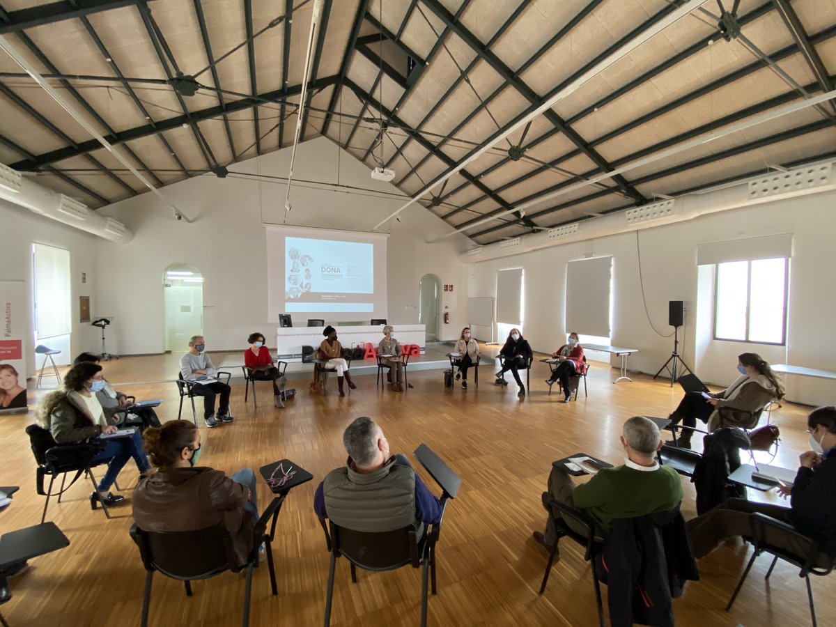 🟣👏👏👏 Moltes gràcies a totes les persones que avui ens han aportat experiències i reflexions a la jornada "Elles emprenen".