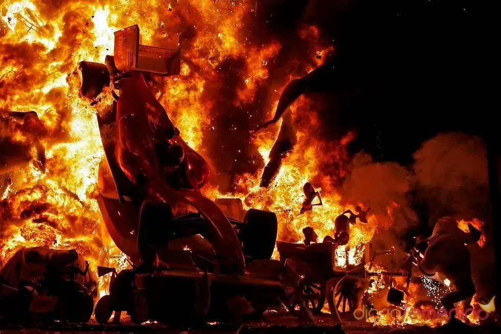 chefdannylledo's tweet photo. Estem en falles! Today begins the 5-day peak of Valencia's famed festival of color, pyrotechnics, art, flowers, and fire. I wish I could be there to celebrate, but don't worry -- I'll be doing my part and keeping the fires burning here at @xiquetdl. #BonesFalles! https://t.co/61Q4A5jQ7J