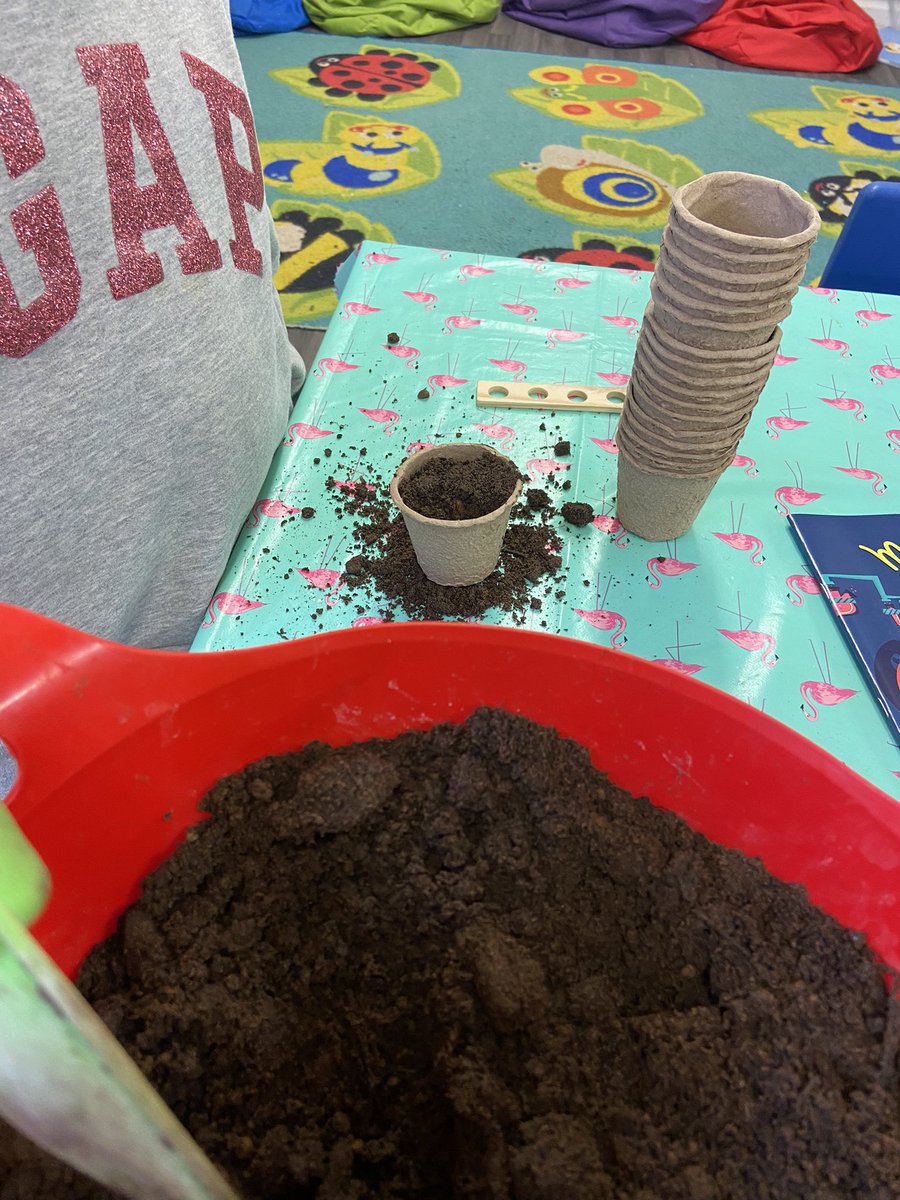 NGogognon's tweet image. Marker panther day 💚 always filled with fun creative &amp;amp; stimulating activities 💚 perfect for school environment and family bonding sessions 💚 explor the world of planting with a little messy play 🙌🏾 #author #educational #fun #family #school