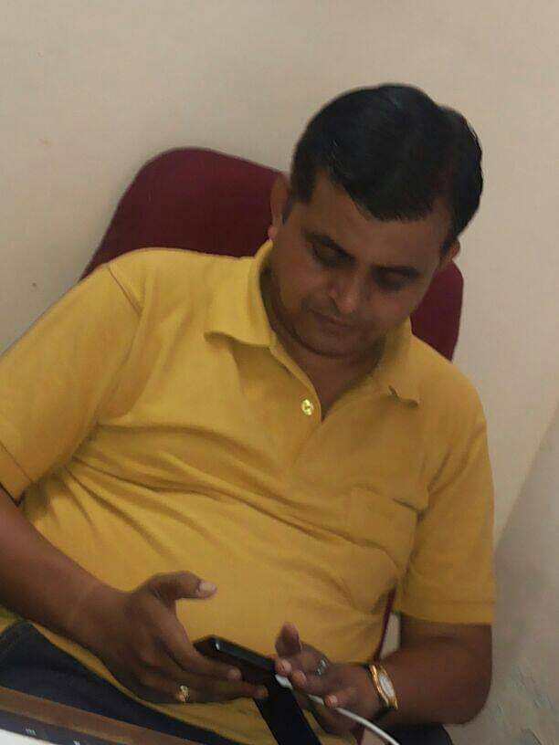 Abhijeetdave6's tweet photo. जिन लोगो के सपने बड़े होते है....उन्हें संघर्ष भी बड़ा करना पड़ता है।
#StruggleOfLife
#StruggleIsLife https://t.co/v2vGZjK0hb