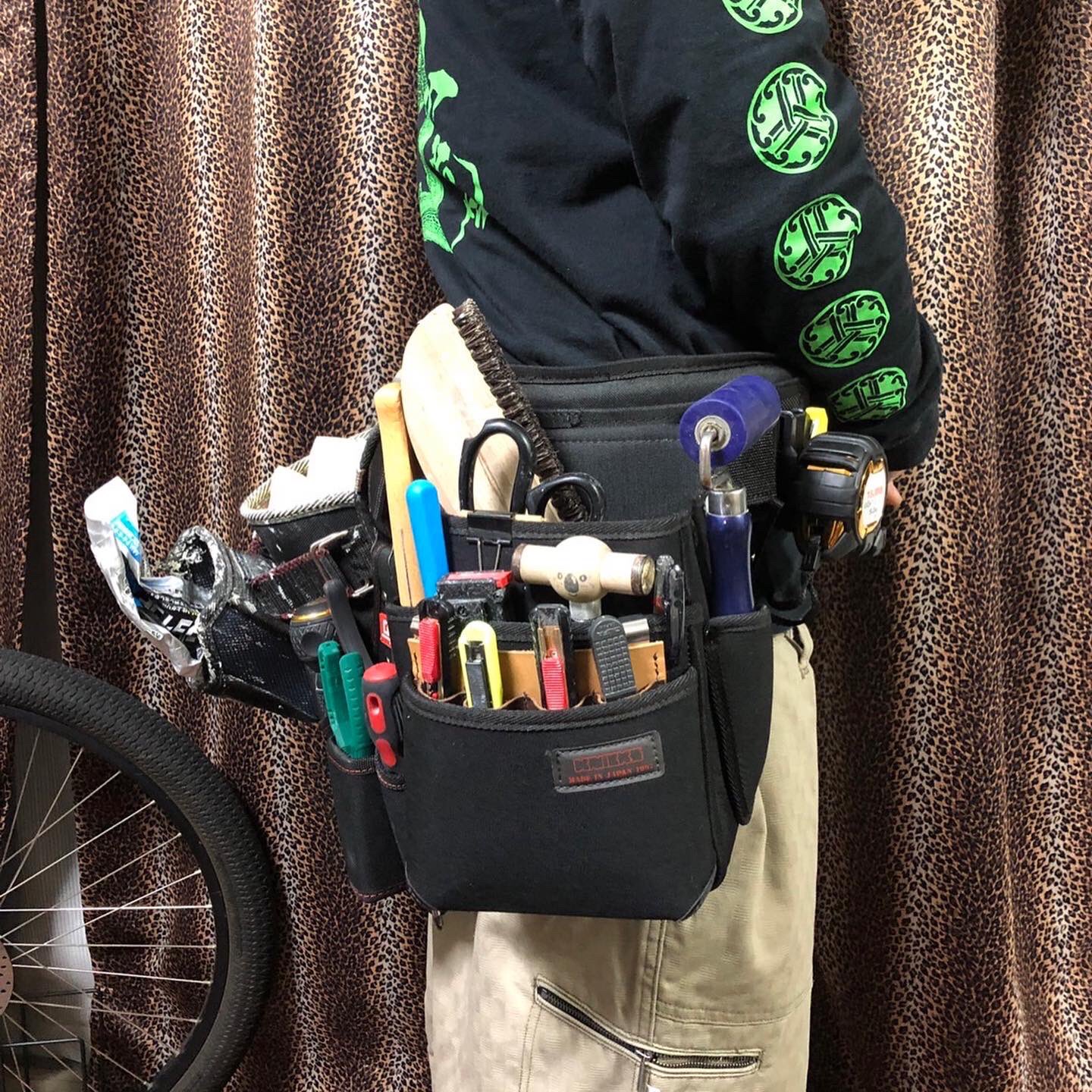 Kt のんのん 腰袋新しくしました 腰袋 腰道具 内装屋 クロス屋 クロス職人 ニックス ニックス腰袋 ニックス腰道具 Knicks T Co Xyfopwnooq Twitter