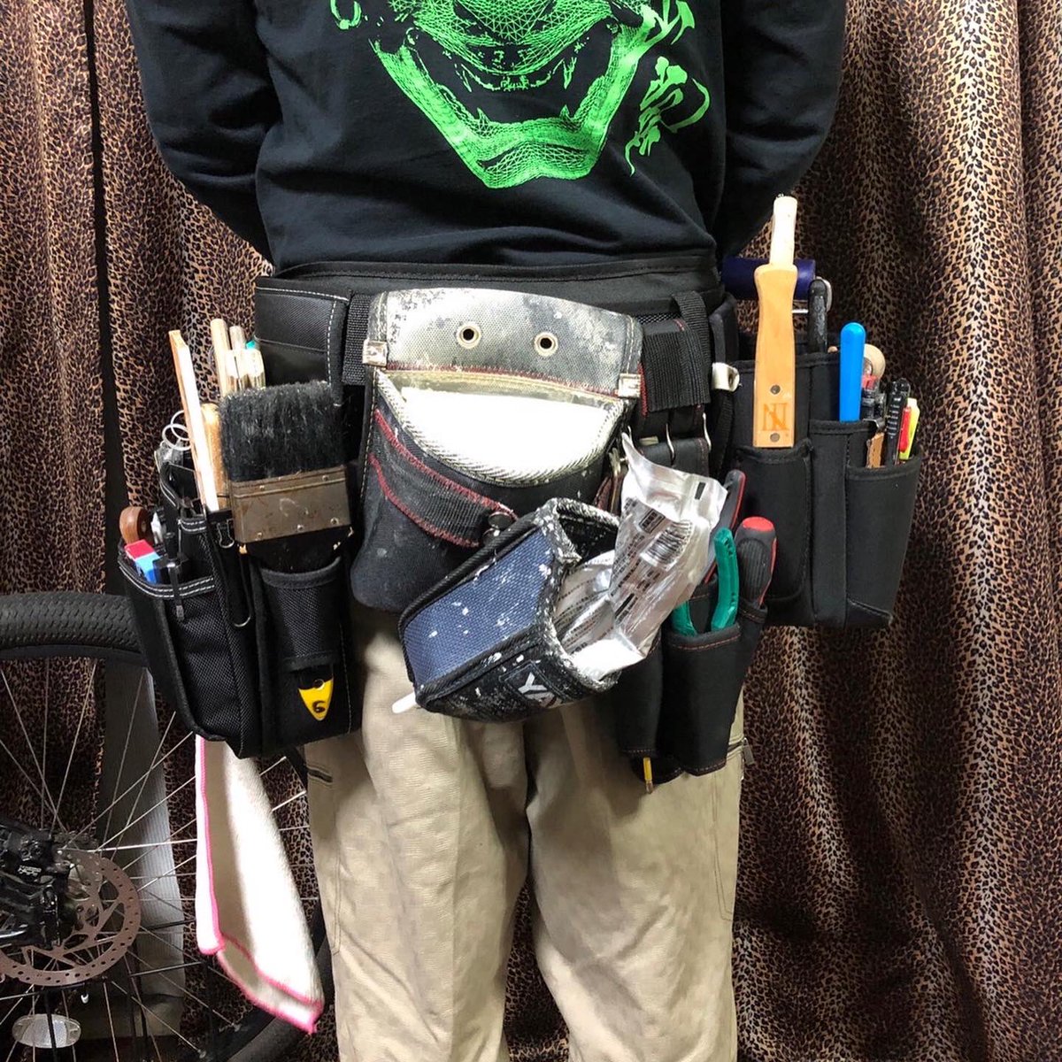 腰袋新しくしました！ #腰袋 #腰道具 #内装屋 #クロス屋 #クロス職人 