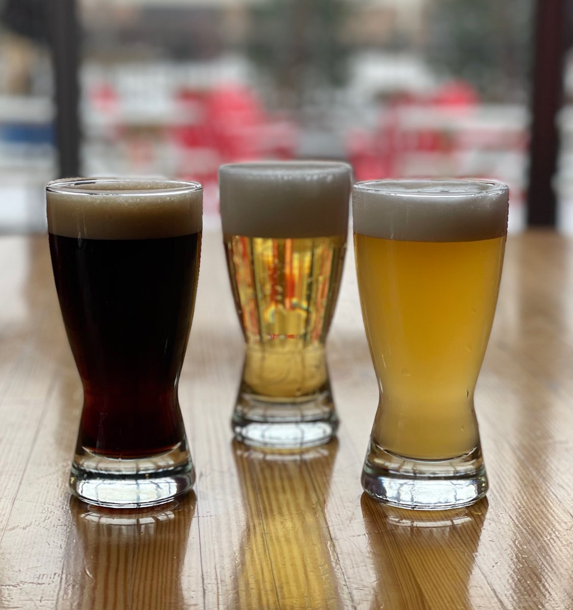 SibRevBrew's tweet image. “Beer is good, but BEERS are better” 
Enjoy $3 rounds of 10oz Drafts! 

Pair it with Truffle Chips or Pretzel Sticks for the table 🥨

#srbrew #siblingrevelry #cabinfeverkolsch #srbporter #bloodbrood #eatanddrinklocal