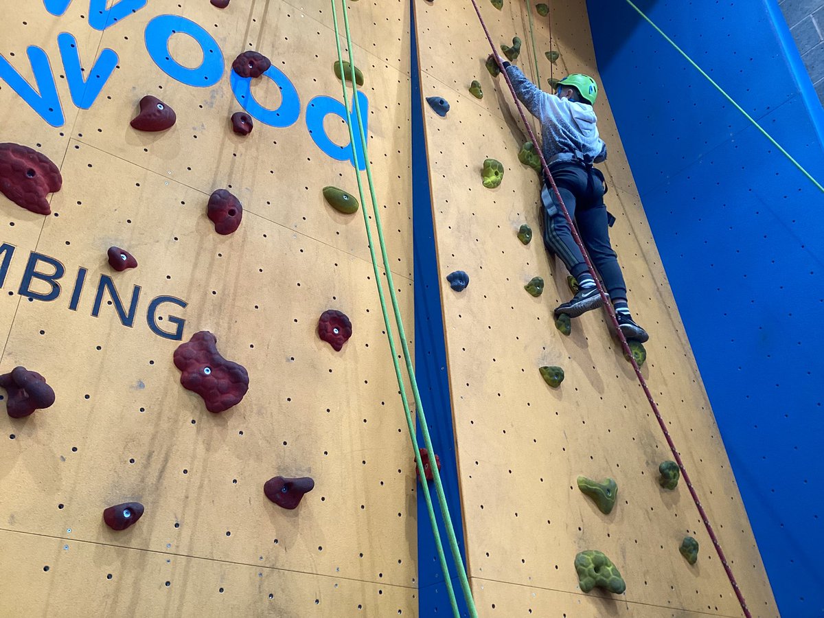 OutdoorPlay1's tweet photo. River team more climbing photos @GaytonPrimary @RealRobinwood @Y6Gayton https://t.co/3diMdeBf6v