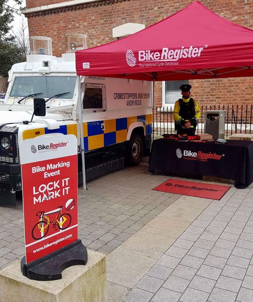 PSNIBelfastS's tweet photo. Today we are offering bike marking @QUBelfast supported by @BelfastPcsp. We will be here until 3pm if you have a bike you want marked or  just want a chat with the local team. #wecarewelistenweact https://t.co/hV7m3ImzoT