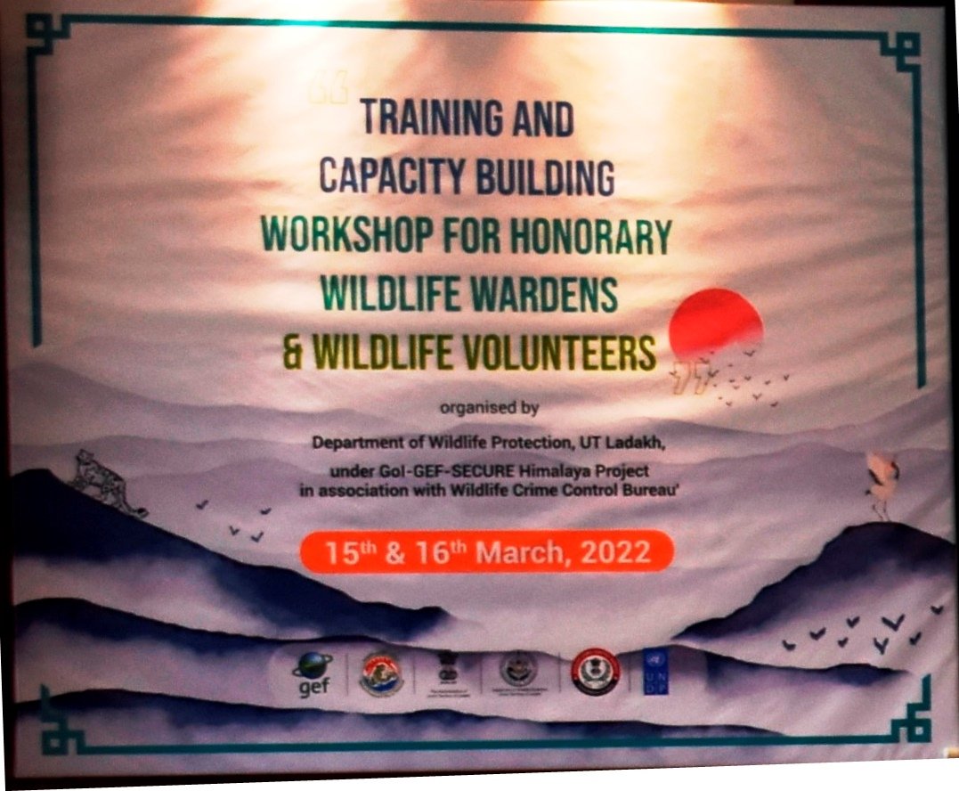 #WildlifeAwareness #GuardiansOfEnvironment @firefurycorps is proud to be associated with symposium on wildlife consciousness conducted by Department of Wildlife Protection @ut_ladakh #leh wherein officials of #IA  engaged & shared their views on #WildLife
@adgpi @NorthernComd_IA
