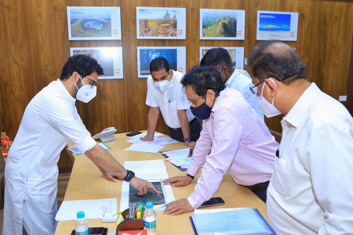AUThackeray's tweet photo. Held a meeting with @mybmc and @MMRDAOfficial MCs to work on extending the eastern freeway southwards and also connecting it to the west coast of Mumbai to smoothen out traffic blocks. https://t.co/CP9myBQDVJ