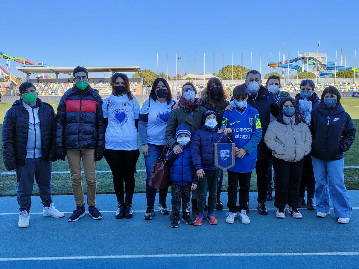 PordenoneCalcio's tweet photo. In occasione di #PordenoneComo abbiamo "corso" la #MarciaInBlu2022 insieme alla Fondazione Bambini e Autismo Onlus 💪🏻

Grazie al @Como_1907 per essere stato al nostro fianco e a tutta la Fondazione per il caloroso tifo 🖤💚 

▶️ https://t.co/XY2ERTUO9j 🏃🏻🏃🏻‍♀️

#ForzaRamarri https://t.co/WZJyER3CGn