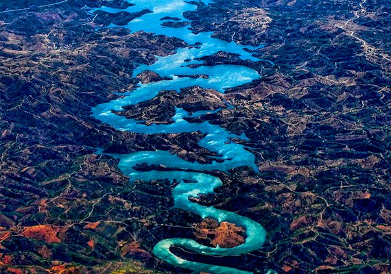 KnowledgeZoneIn's tweet photo. The #Odeleite river in Portugal is known as "The #BlueDragon #River" because of its dark blue color and unusual curvy shape, inspired by photographer Steve Richards' picture taken during his flight from Cardiff, Wales, to Faro, Portugal. #WondersOfNature

https://t.co/4o4ZZvzu1F https://t.co/VE16Q8VBzk
