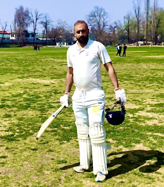 Beighsami's tweet photo. Back to where I belong #cricket4life https://t.co/Zp9AjpTG86