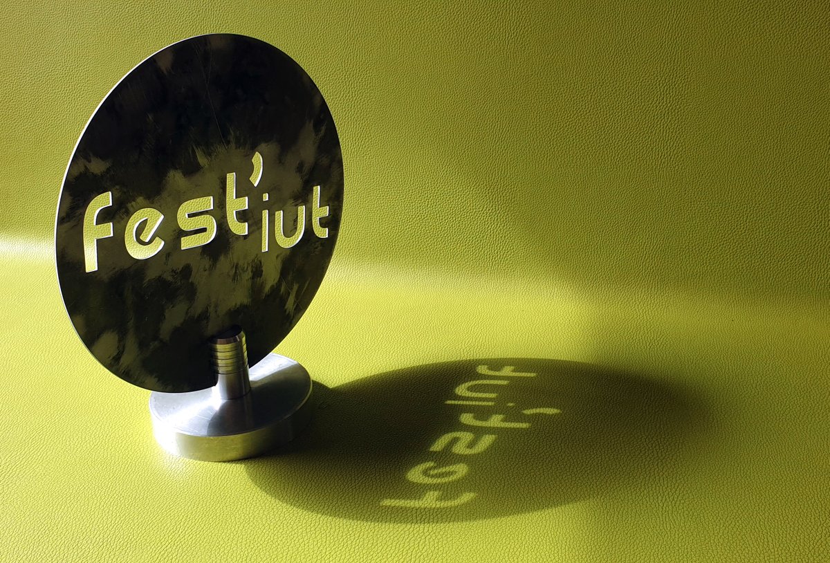 Après 2 ans d'absence le #FestIUT est de retour pour notre plus grande joie! ce rendez-vous culturel artistique sportif propose en nouveauté un #challenge interdépartements permettant au #BDE le + représenté de gagner la 🏆créée par GMP. Elle sera remise en jeu l'année prochaine.