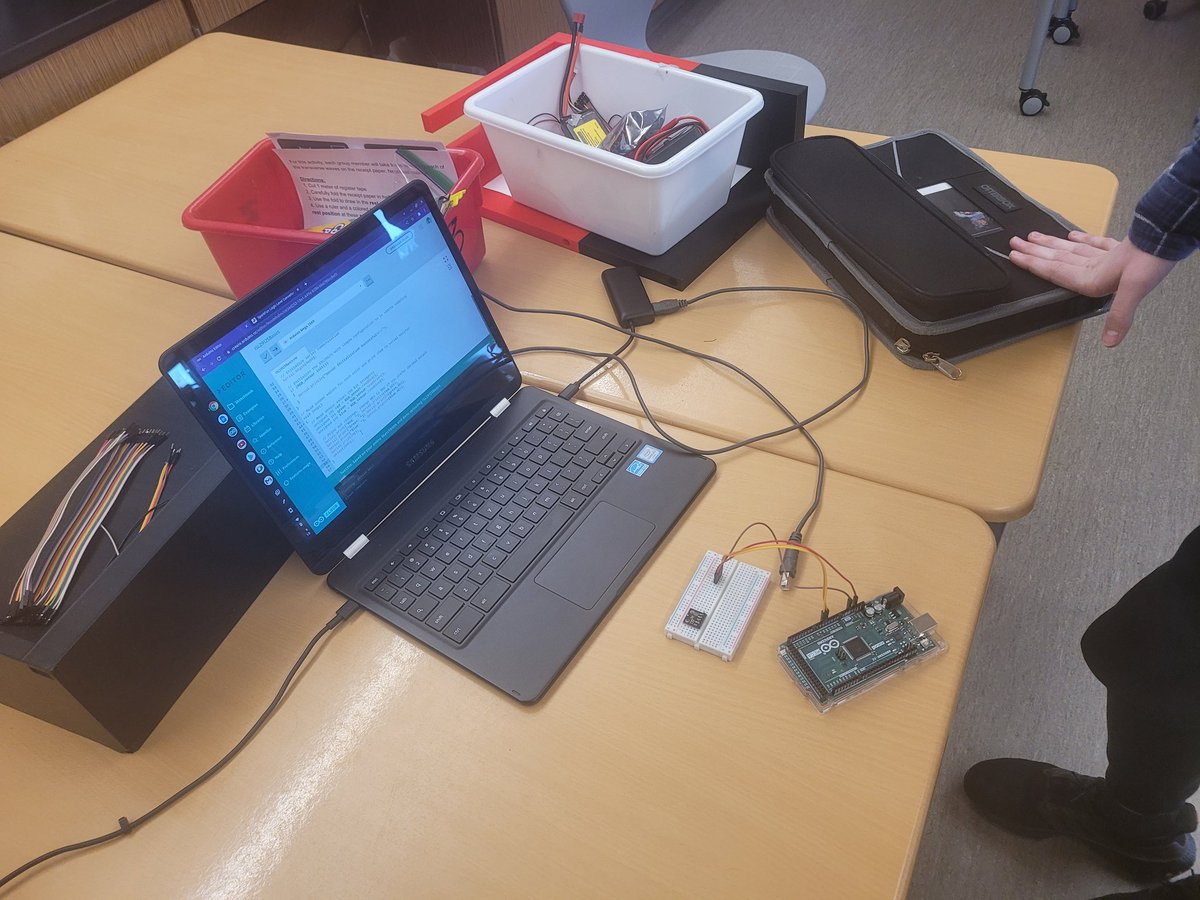 teachsci4all's tweet photo. Students learning robotics and coding to design an automated delivery system for their school.  Students solving problems and creating solutions!#fcmsinspires #fcpsinspires @juliette_myers @DaveSovine @jim_angelo_1969 @PuttJerry https://t.co/1aC1iEXaG4