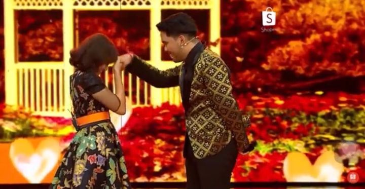 24Virgoo's tweet photo. Dasar ya si utiii nih... Bang Thor rencananya kan mau romantis, ehhh endingnya dibikin prikk sama utii. Tapi ini sih yang bikin tambah manis #thofushopee https://t.co/6ksNhRwxzF