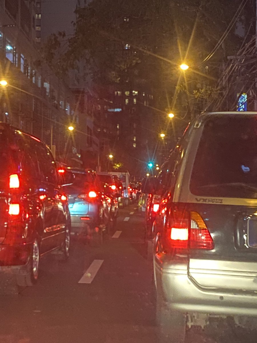 _mdperez's tweet photo. Kung kelan mataas gas saka may traffic! 😭🥲 https://t.co/UnCgxcTTQc