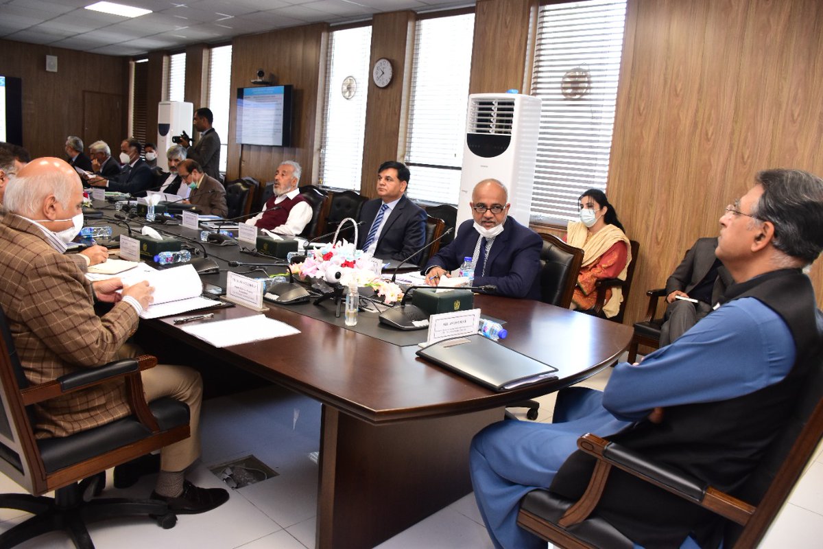 PlanComPakistan's tweet photo. The Governing Council of #PBS unanimously approved the change of base of Trade Indices from (1990-1991) to (2017-18) today.

United Nations Statistics Division has already commended the initiative taken by @PakStat &amp; endorsed the proposed methodology of #rebasing #TradeStatistics https://t.co/inu9DN4zaV