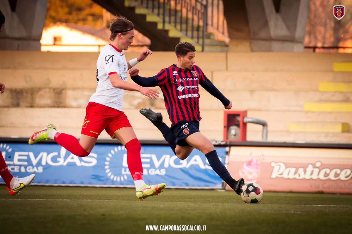 sscampobasso's tweet photo. 🔴🔵 Some pics from Campobasso-Messina!
 #CAMMES 2-0👇 https://t.co/xUFBf99Eh0