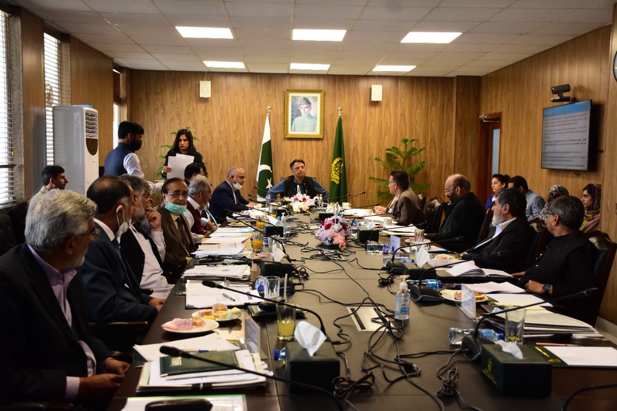 PlanComPakistan's tweet photo. The Governing Council of #PBS unanimously approved the change of base of Trade Indices from (1990-1991) to (2017-18) today.

United Nations Statistics Division has already commended the initiative taken by @PakStat &amp; endorsed the proposed methodology of #rebasing #TradeStatistics https://t.co/inu9DN4zaV