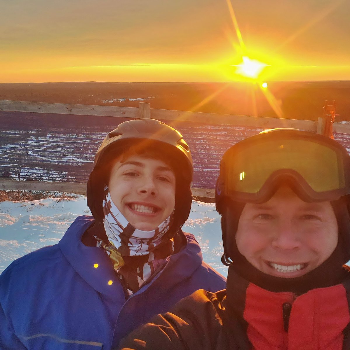 MtHollySki's tweet photo. MT HOLLY OPEN 2-9 PM TUESDAY
Not too many sunsets left from the top of Mt Holly.
Check out our March Specials!
DETAILS: https://t.co/hN7lVxQuCw

#SkiMtHolly #SkiMichigan #GoSkiMichigan #WheareTheNorthBegins #LetsWinter #MtHolly #SpringSkiing #marchspecials https://t.co/SznT3uZ3rc