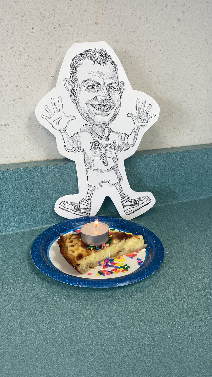 Abigailscott07's tweet photo. happy birthday coach turner!! enjoy your bday pie! @RobardsVPHS #TurnerToursVP https://t.co/4U308pVfsm