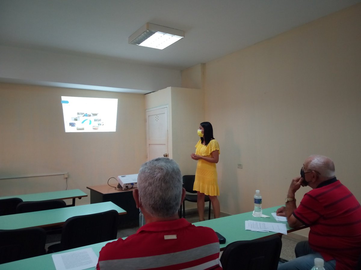 LimaRaciel's tweet photo. #Ahora defiende su tesis de maestría joven profesora de la @ucfgos en el programa Salud Animal Avanzada de la @FacUclv. Ensilajes de caña-canavalia inoculados con un bioproducto obtenido de los residuos del Henequén. Alternativa para alimentar rumiantes! #VamosPorMás https://t.co/Ql3XY1xu0n