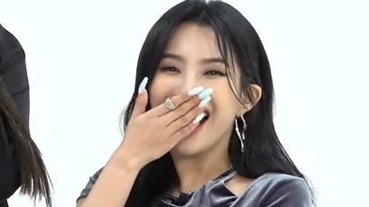 Shuhua literally saying she still have the contact of her first love got me screaming too 😭😭