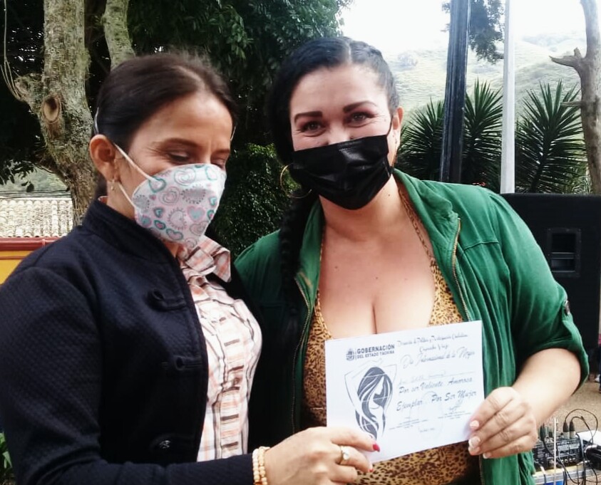 ribastachira's tweet photo. En el mcpio. Capacho Viejo #Tachira se realizó el acto por el Día Internacional de la Mujer y nuestra coord. Mcpal. De #MisiónRibas recibió su reconocimiento por su lucha por la Patria @MPPEDUCACION @ZonaEducTachira @Berzabethg1 @maryany427 @NicolasMaduro @FreddyBernal https://t.co/nnqR5cjf3i