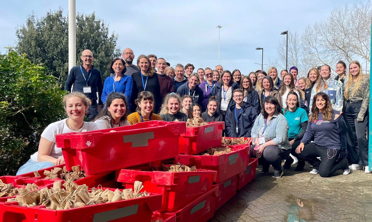 MorvenASmith's tweet photo. Had an amazing time today helping pack 4,000 seagrass seed bags for @EULIFERemedies with @OceanCTrust to be planted at their new restoration site in the Solent tomorrow! #saveourseabeds https://t.co/CafXhmLKmP