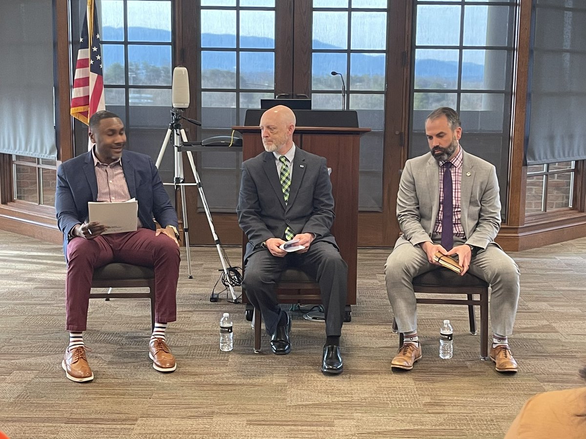 HuntHigherEd's tweet photo. #CredentialsofValue have played an important role in #EconomicRecovery from the pandemic.
As federal conversations on #ShortTermPell take center stage, @VHCCHutch from @VHCC and @BrandonHudson07 from @TNHigherEd will share best practices and areas for #industrycollaboration. https://t.co/FKtmkl1Bvf