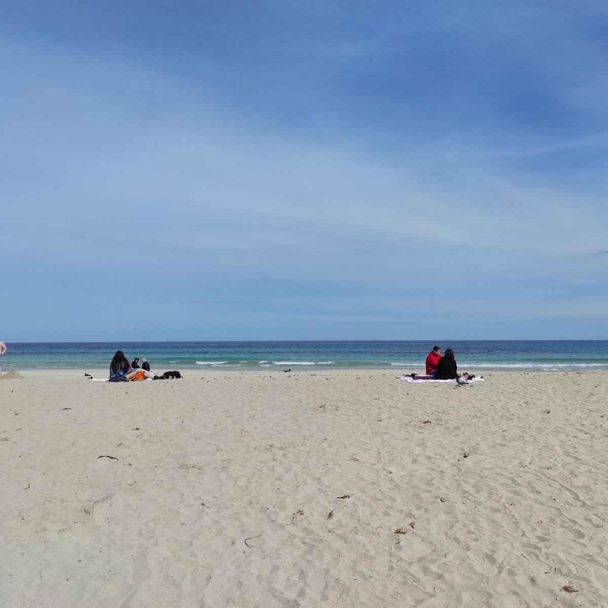 That's what happens working in the centre of the #Mediterranean and getting the opportunity to have a lunch break by the sea, with my colleague <a href="/robertodaleo/">roberto d'aleo</a> and his motorcycle.
#Palermo, #Mondello, #LivingByTheSea.