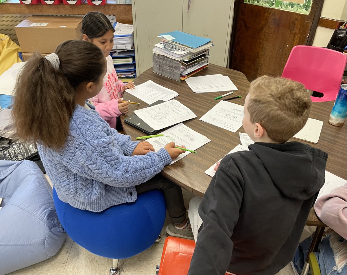 AmandaBetz6's tweet photo. Students loved utilizing a workshop model for module test review! Technology, games, and collaborative group work really helped us to feel prepared😊 @Jennifer_LynnP @MsMcGovernLB @LBSchoolsNY @RomanelliPaul https://t.co/FAI38kHM5J