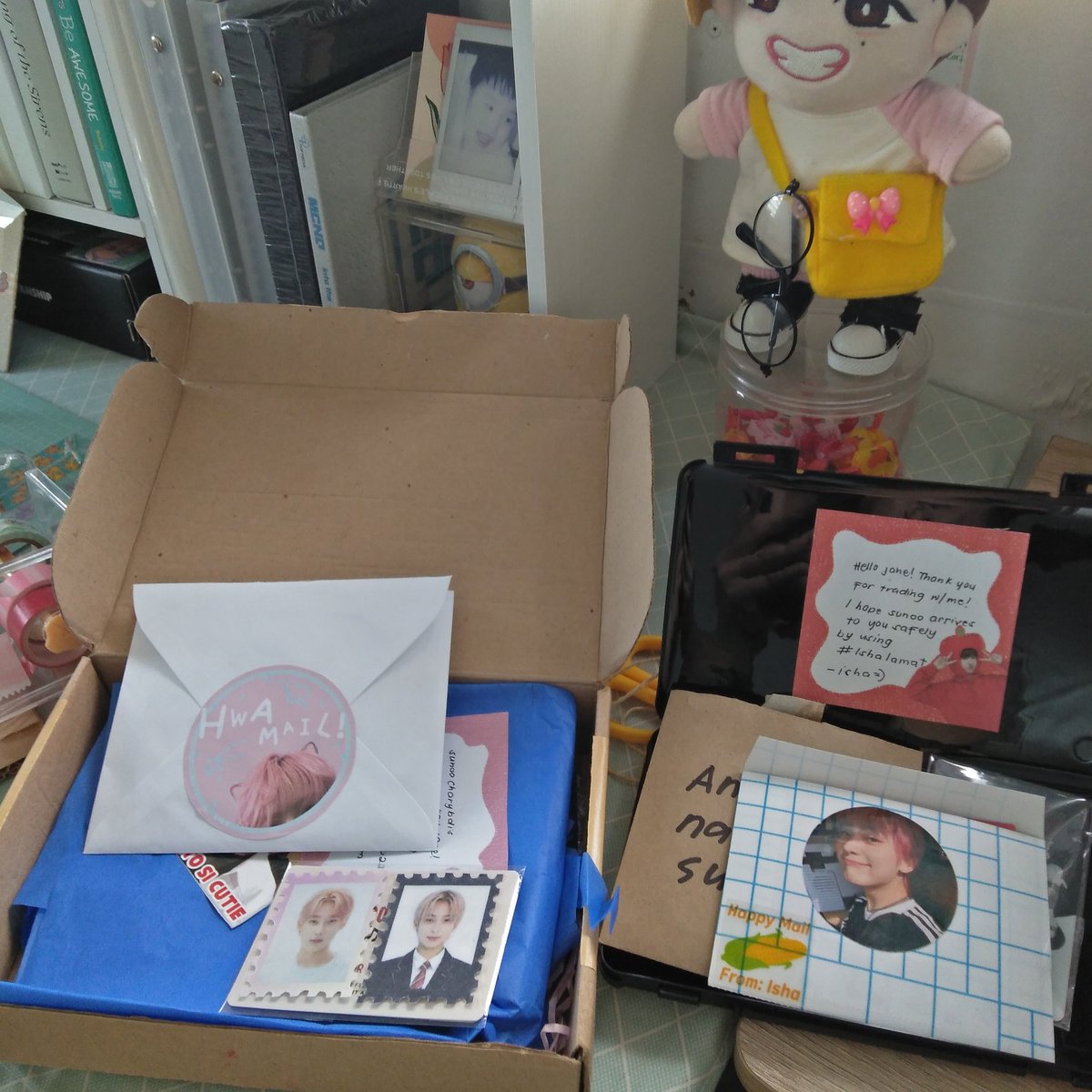 haechaniepado's tweet photo. hi, lily !  my 1st consol box arrived na super duper safe here sa cebu. thank you so much for packing it safely and sa chocolates hihi. till our next transaction po !🤗💕
              
[💌] @winterlilyph | #wntrlilyfeedbacks https://t.co/jQDBR4GiYs