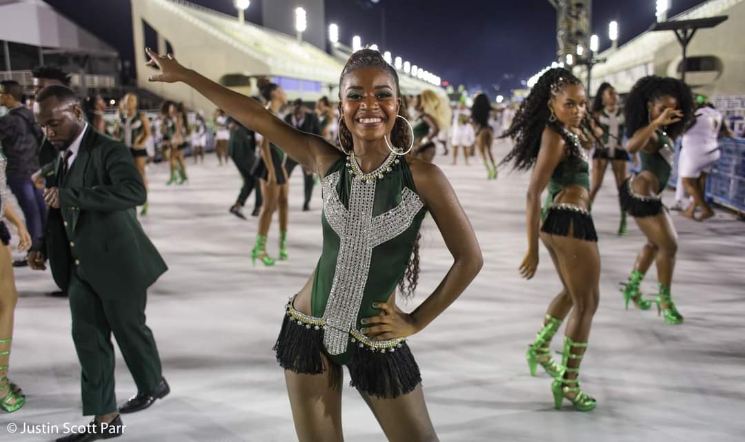 "O negro há de se orgulhar"💚👑
<a href="/gresimperio/">Império Serrano</a>