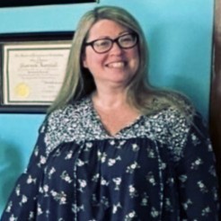 Counselor Sharmen Rutherford is our guest this week on the podcast.  We are talking about how social media affects depression AND we go over the signs that you need to talk to someone for help.  Go get it NOW wherever you get your podcasts!