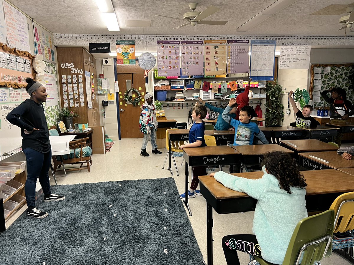 TeamWilliamsBRE's tweet photo. Switching up morning meeting with community games! Ms. Evans is the best about getting these kiddos up and going in the morning #webelieveinBRE https://t.co/LeBgdCqYod