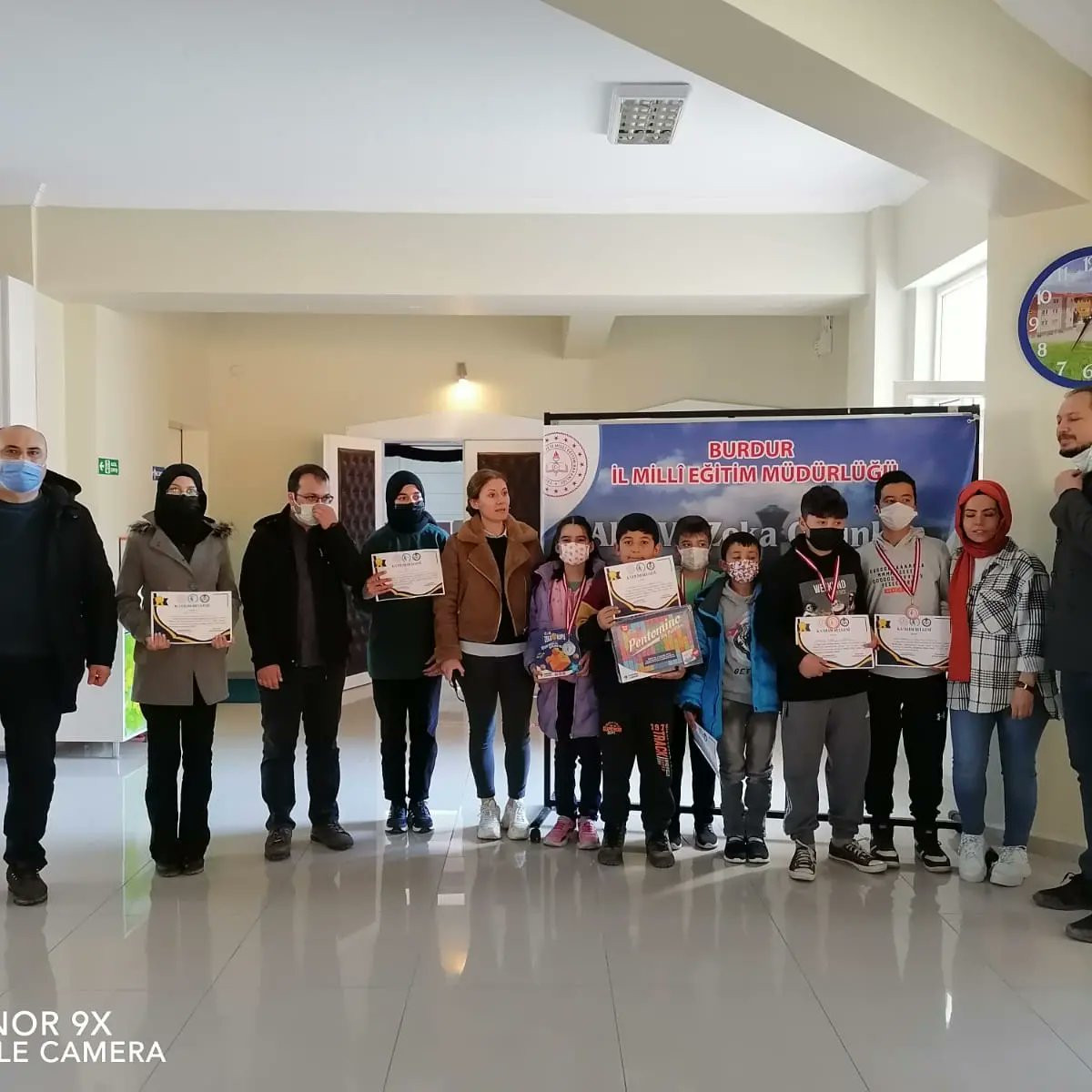 BurdurIlce's tweet photo. YEŞİLOVA YİNE SES GETIRDİ
TEBRİKLER ÇOCUKLAR
TÜRKİYE AKIL VE ZEKA OYUNLARI TURNUVASI İL TURNUVASI
İl geneli yapılan Türkiye Akıl ve Zeka Oyunları Turnuvasında öğrencilerimiz yine başarılara imza attılar. Öğrenci, öğretmen ve velilerimize teşekkür ederiz. @TC_Yesilova
@BurdurilMEM https://t.co/hitZpSC15U