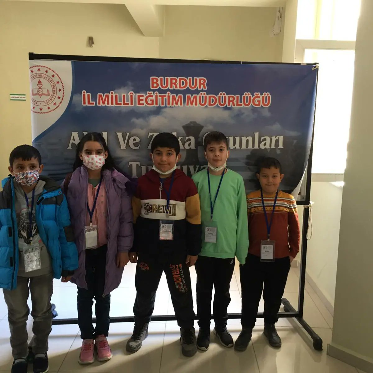 BurdurIlce's tweet photo. YEŞİLOVA YİNE SES GETIRDİ
TEBRİKLER ÇOCUKLAR
TÜRKİYE AKIL VE ZEKA OYUNLARI TURNUVASI İL TURNUVASI
İl geneli yapılan Türkiye Akıl ve Zeka Oyunları Turnuvasında öğrencilerimiz yine başarılara imza attılar. Öğrenci, öğretmen ve velilerimize teşekkür ederiz. @TC_Yesilova
@BurdurilMEM https://t.co/hitZpSC15U
