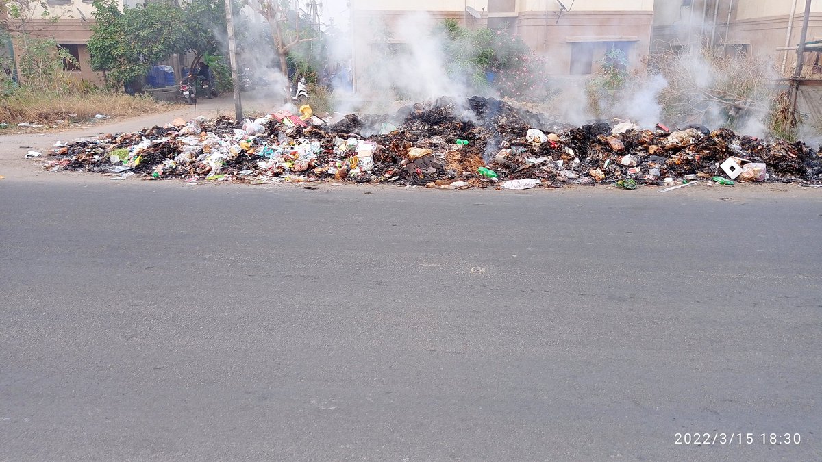 Prashanth088's tweet photo. Burning plastic garbages releases toxic gases which are harmful to our environment. This toxic gases are harmful to humans, animals and plants. @CMOTamilnadu kindly stop the usage of plastics to save our environment. Today plastic garbage bags were burnt in my location. https://t.co/nIUsfizmfp