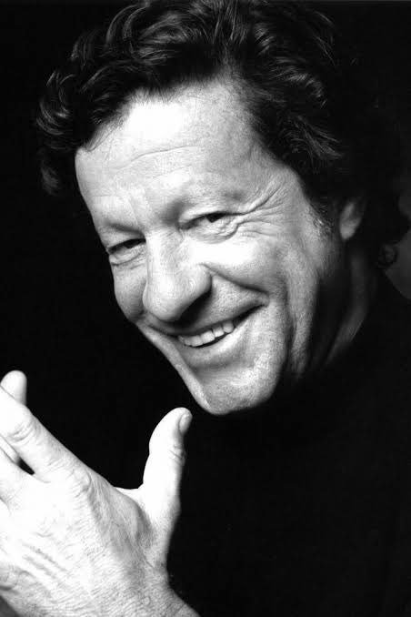 Happy birthday Joaquim de Almeida. My favorite film with Almeida so far is Capitães de Abril. 