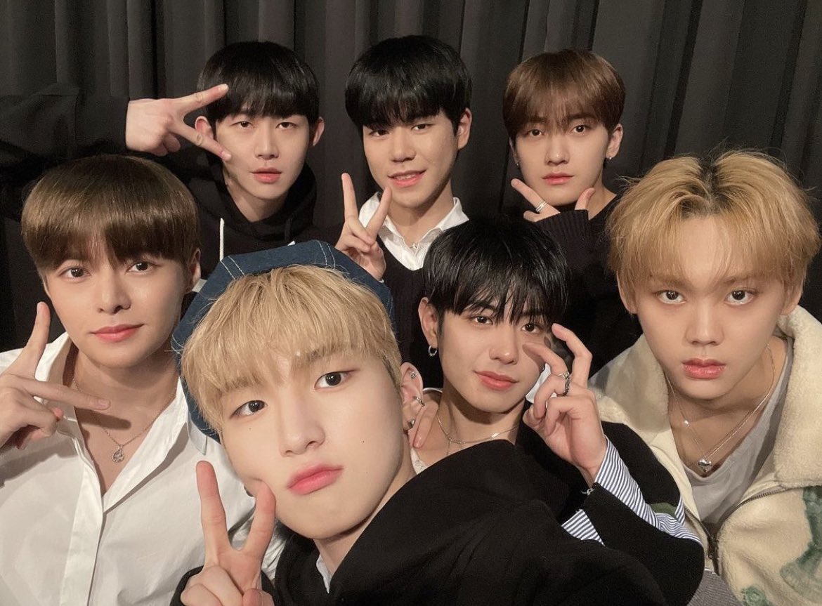 kingdomfryz's tweet photo. omg i really can't believe it has been one year with ciipher!! I remember the first time I saw them on season b season, it made me want to wait for their upcoming debut. Now here we are now at one year.โฃ๏ธ๐ #CrackTheCode_1YearWithCPR
#์ด๋์_๋ง์ด_์ปค๋ฒ๋ฆฐ_์ธ์ดํผ https://t.co/qMcJbPQ7ZX