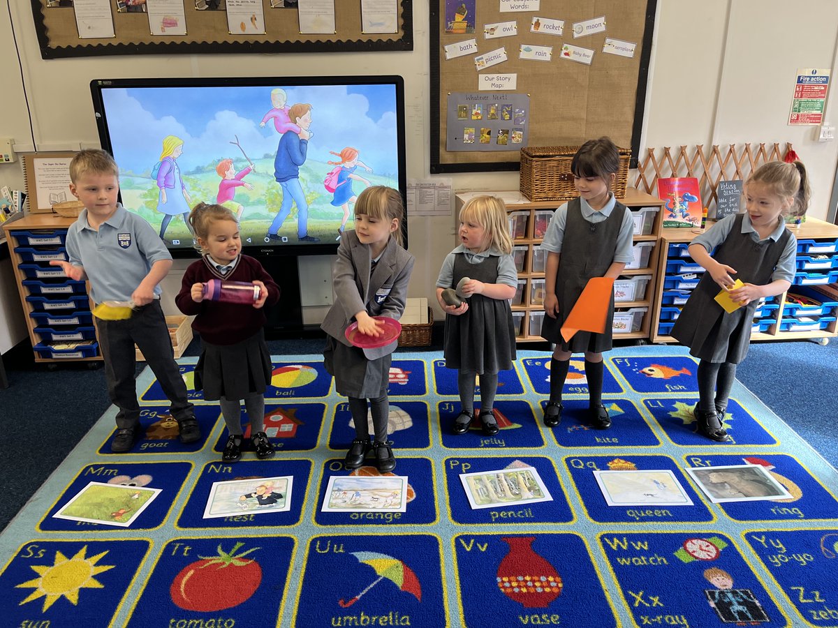 SGSReception's tweet image. #SGSReception enjoyed finding sounds to represent each setting in We&apos;re Going on a Bear Hunt. It was a superb retelling! #weregoingonabearhunt #SGSPrep @MichaelRosenYes