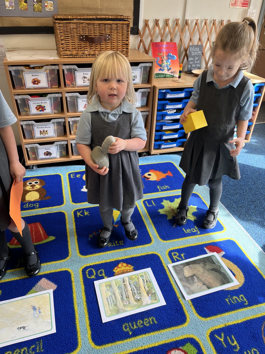SGSReception's tweet image. #SGSReception enjoyed finding sounds to represent each setting in We&apos;re Going on a Bear Hunt. It was a superb retelling! #weregoingonabearhunt #SGSPrep @MichaelRosenYes