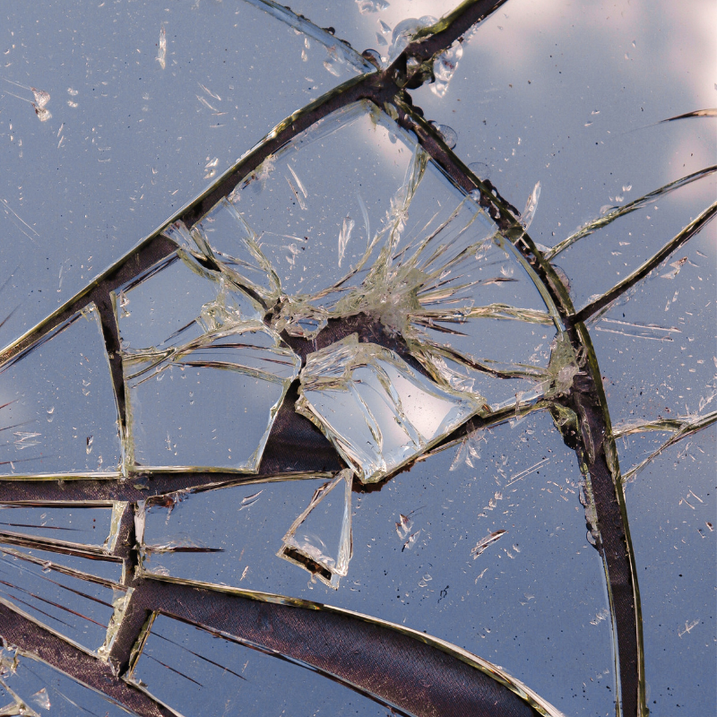genesee_glass's tweet photo. Do you know the myth that breaking a #Mirror will cause #BadLuck for seven years? #MirrorMonday https://t.co/BKiXYu6O9t