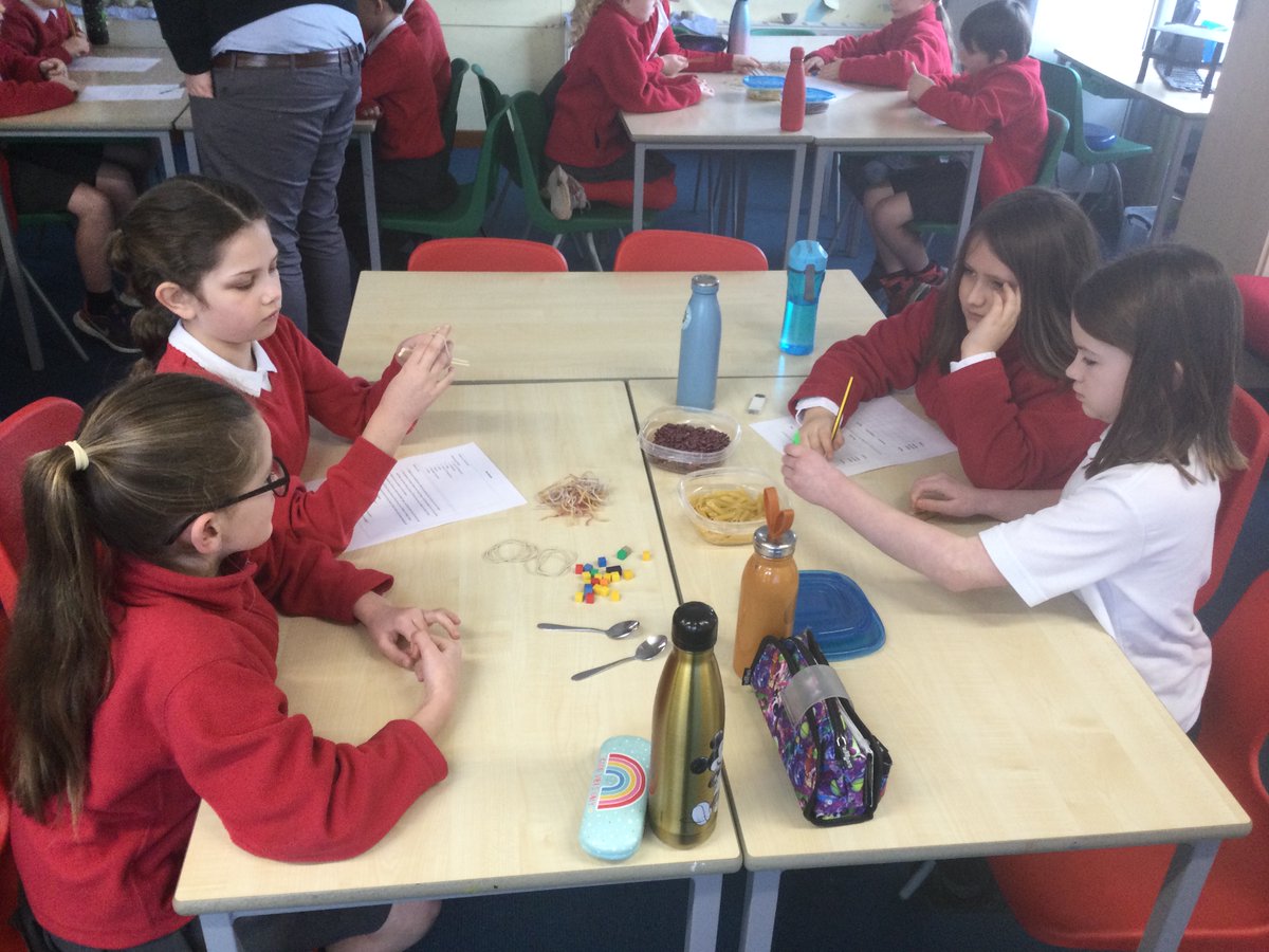 UplawmoorPS's tweet image. After learning about Darwin’s finches, P5-7 carried out an investigation to find out which bird beak shapes are best adapted to different food sources. We had fun catching our wool worms and beans with chopsticks, tweezers and pegs. @ScienceWeekUK #BSW22 #ERCSTEM