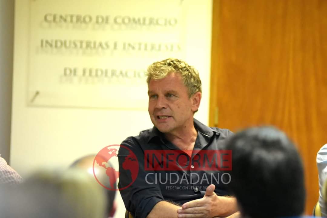InformeCiudadan's tweet photo. “NUESTROS ESPACIO TENDRÁ CANDIDATOS A GOBERNADOR Y LAS RESPECTIVAS REPRESENTACIONES LOCALES Y DEPARTAMENTALES” CONFIRMÓ GALIMBERTI

https://t.co/vczDyWFntD https://t.co/3QRbiuicQP