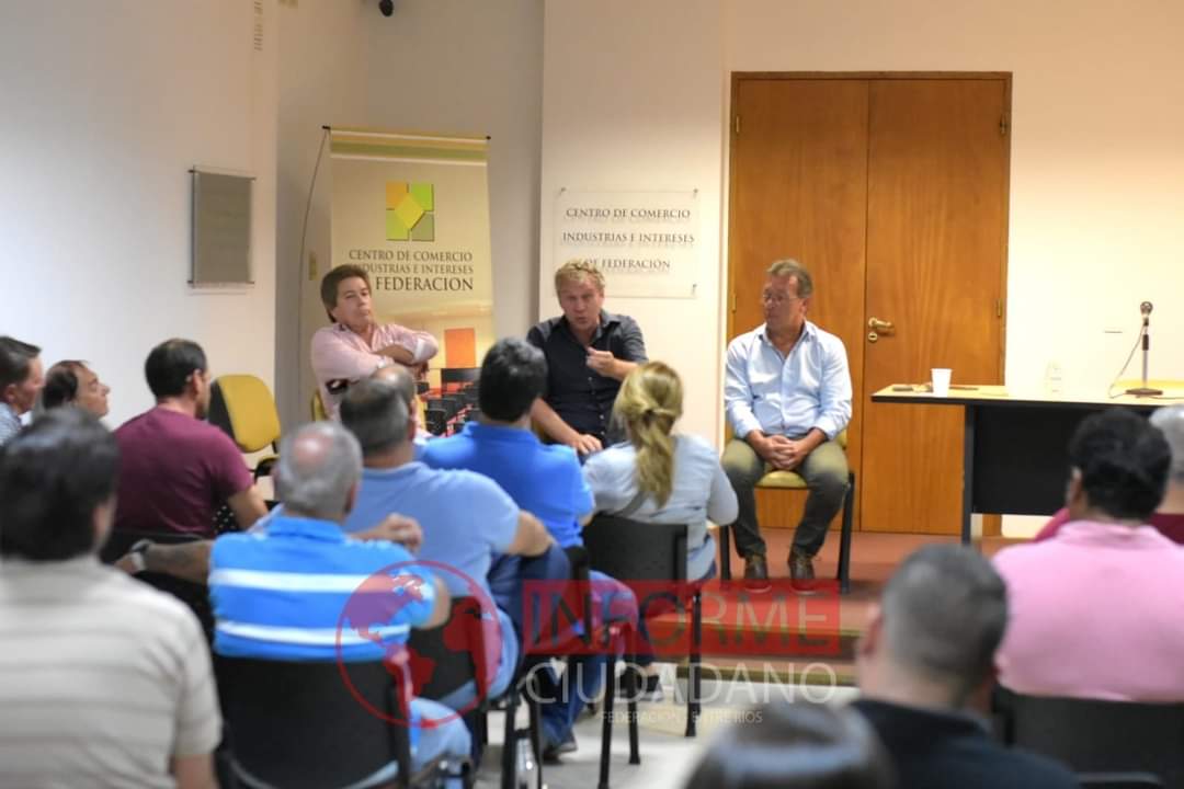 InformeCiudadan's tweet photo. “NUESTROS ESPACIO TENDRÁ CANDIDATOS A GOBERNADOR Y LAS RESPECTIVAS REPRESENTACIONES LOCALES Y DEPARTAMENTALES” CONFIRMÓ GALIMBERTI

https://t.co/vczDyWFntD https://t.co/3QRbiuicQP