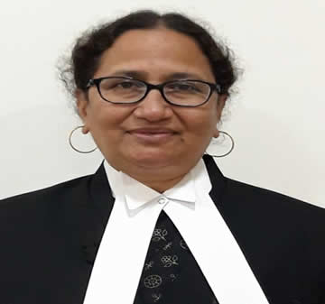 swati_gs's tweet photo. Justice Jaibunnisa Mohiuddin Khazi has rejected the arguments that a Muslim woman ceases to be Muslim without Hijab and will burn in eternal hellfire after death if she doesn't do purdah

Those spewing hate against her for the verdict cannot, certainly, be progressives or liberal https://t.co/GY8xNf3Bz2