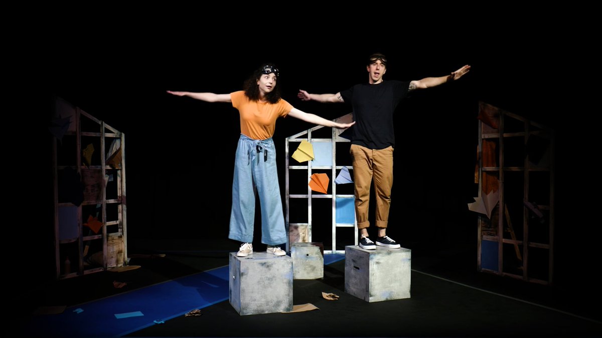 HalfMoonTheatre's tweet photo. Celebrate #SignLanguageWeek with one of our 3 digital shows for young people with #BritishSignLanguage – #PaperAeroplane (3-7s) @lotsofodds, #HouseJacksonBuilt (4-10s) @literacyoutloud &amp; #DustShow (4-9s) written @LauraDockrill @hugowhitenoise. #BSL

https://t.co/a8SO6jNnmu https://t.co/7QzJYyulqC