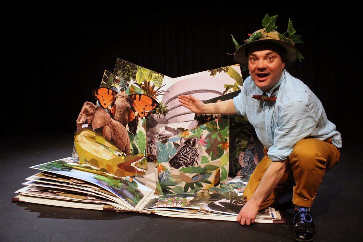 HalfMoonTheatre's tweet photo. Celebrate #SignLanguageWeek with one of our 3 digital shows for young people with #BritishSignLanguage – #PaperAeroplane (3-7s) @lotsofodds, #HouseJacksonBuilt (4-10s) @literacyoutloud &amp; #DustShow (4-9s) written @LauraDockrill @hugowhitenoise. #BSL

https://t.co/a8SO6jNnmu https://t.co/7QzJYyulqC
