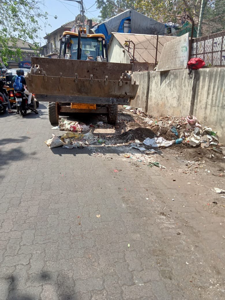 ipaddy's tweet photo. @Iamrahulkanal @CommunityBandra @mybmcWardHW @mybmc @Asif_Zakaria @RahebarRaja @ShelarAshish @MNCDFbombay @SwachhBharatGov @swachhbharat @MySwachhMumbai @CMOMaharashtra @prakashgohilhw @RyanDMenezes @AkshayPanvelka1 Thanks to @AUThackeray ji and @Iamrahulkanal All the debris have been removed today.. we have also requested the department for a permanent solution. https://t.co/slUHIwyd9D